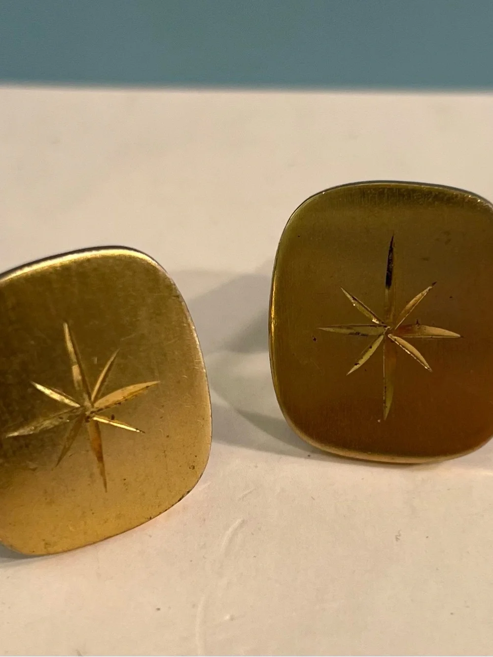 SWANK Gold Starburst Square Cufflinks